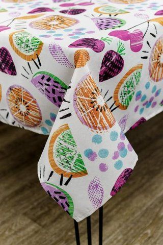 Скатертина Violet cherries, 120х136 см